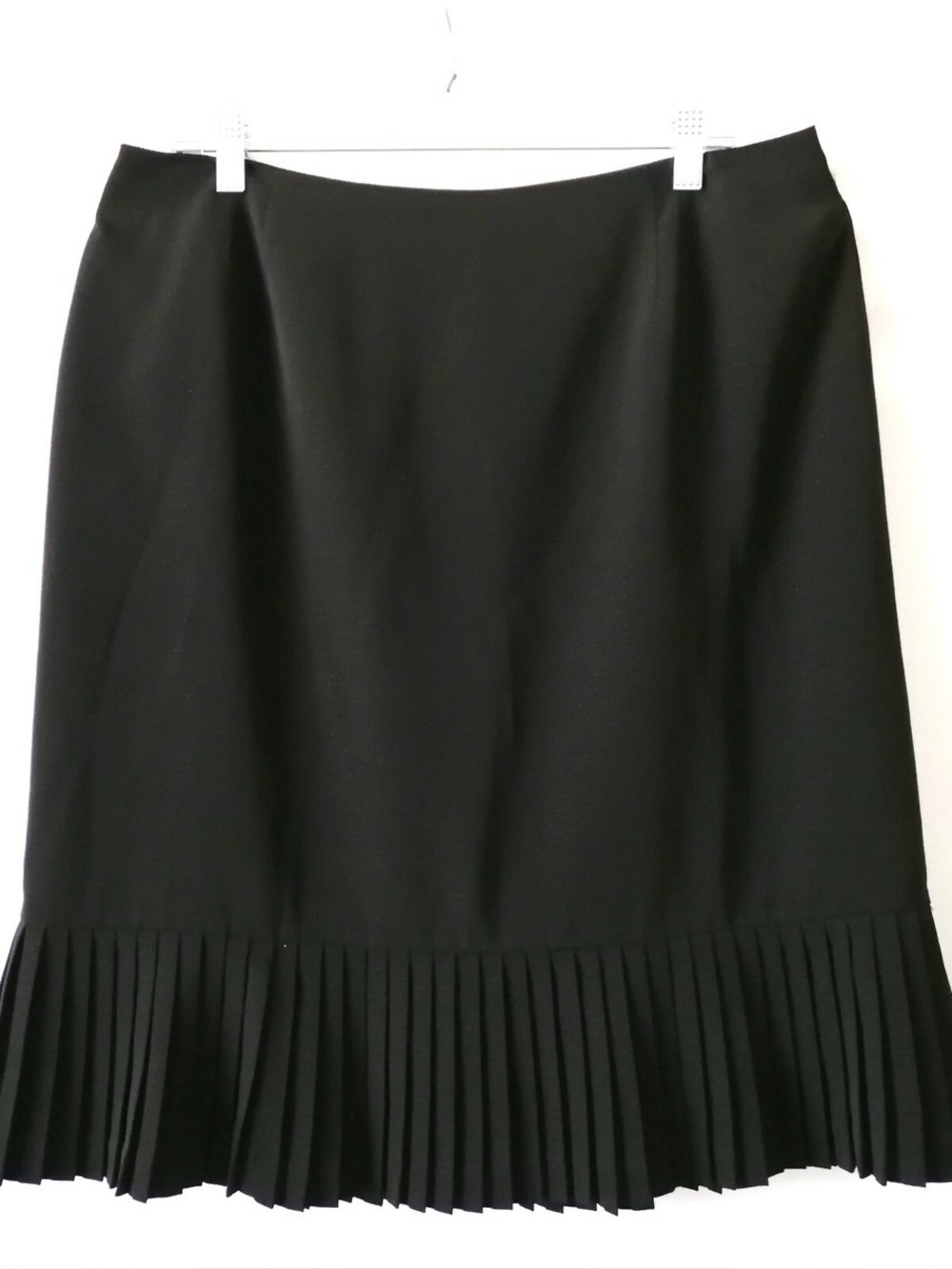 Ann Taylor Classic Black Pleated-Hem Skirt